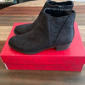 Black ankle boots worn once inside only size 7.5